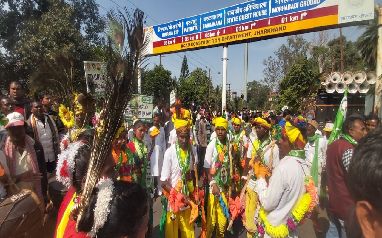 Jharkhand Breaking News: हजारीबाग के एक गर्ल्स हॉस्टल से युवती का मिला शव