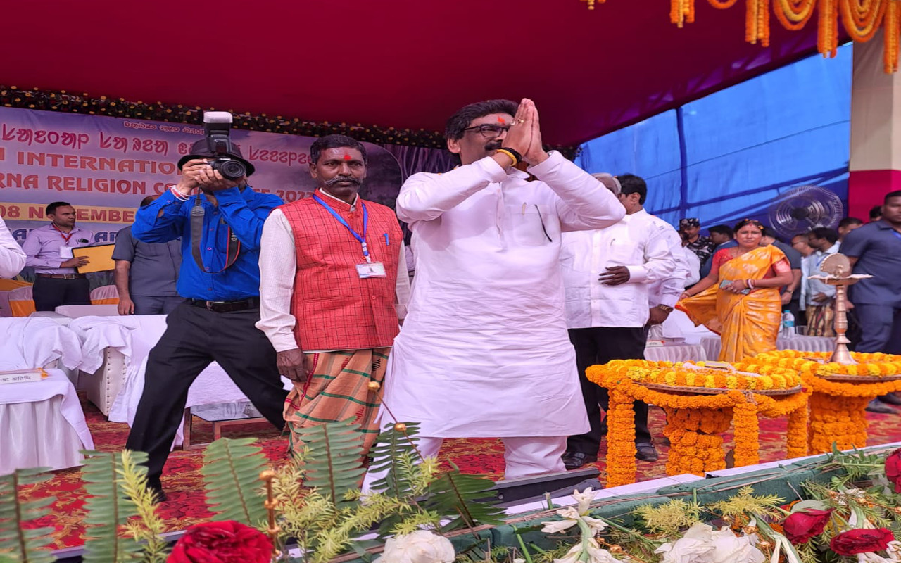 Jharkhand Breaking News: पलामू में ट्रेन की चपेट में आने से एक व्यक्ति का पैर कटा, MMCH में भर्ती