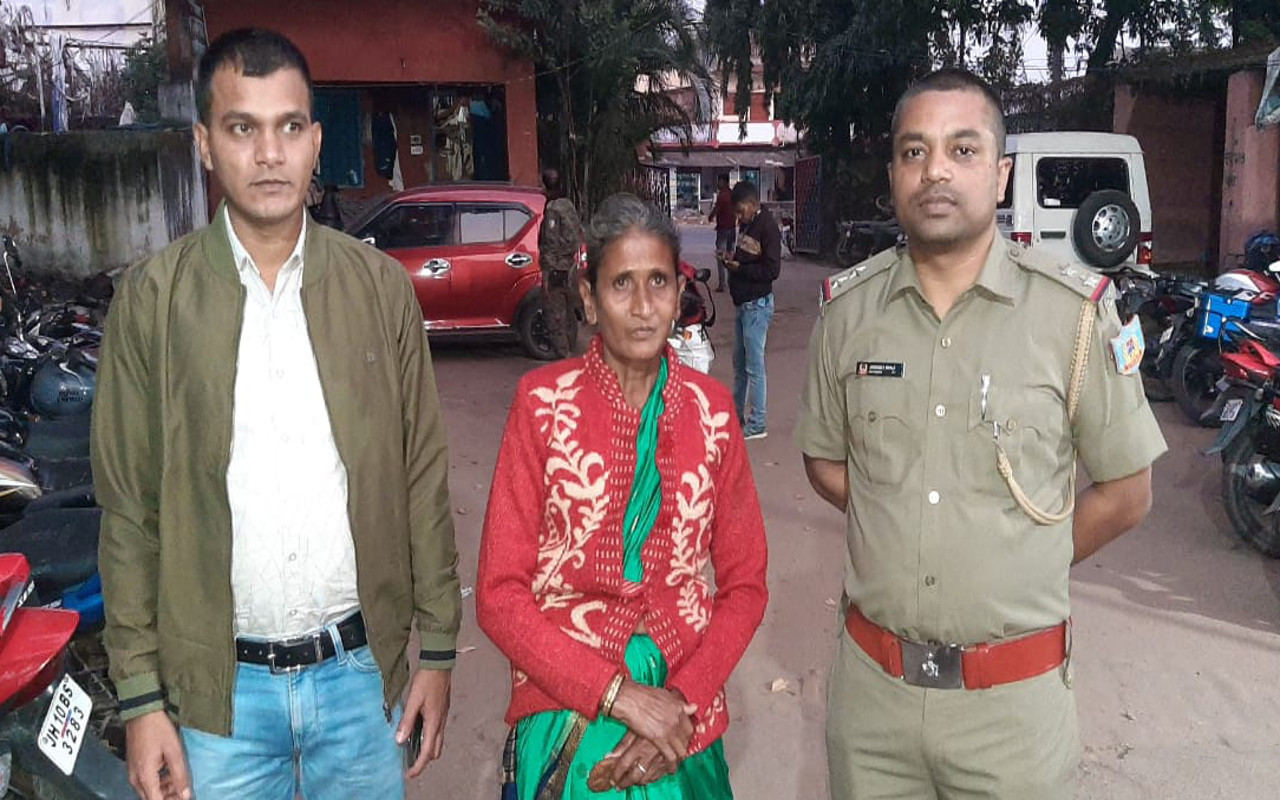 Jharkhand Breaking: धनबाद के बरवाअड्डा में सड़क दुर्घटना में पति की मौत, पत्नी घायल