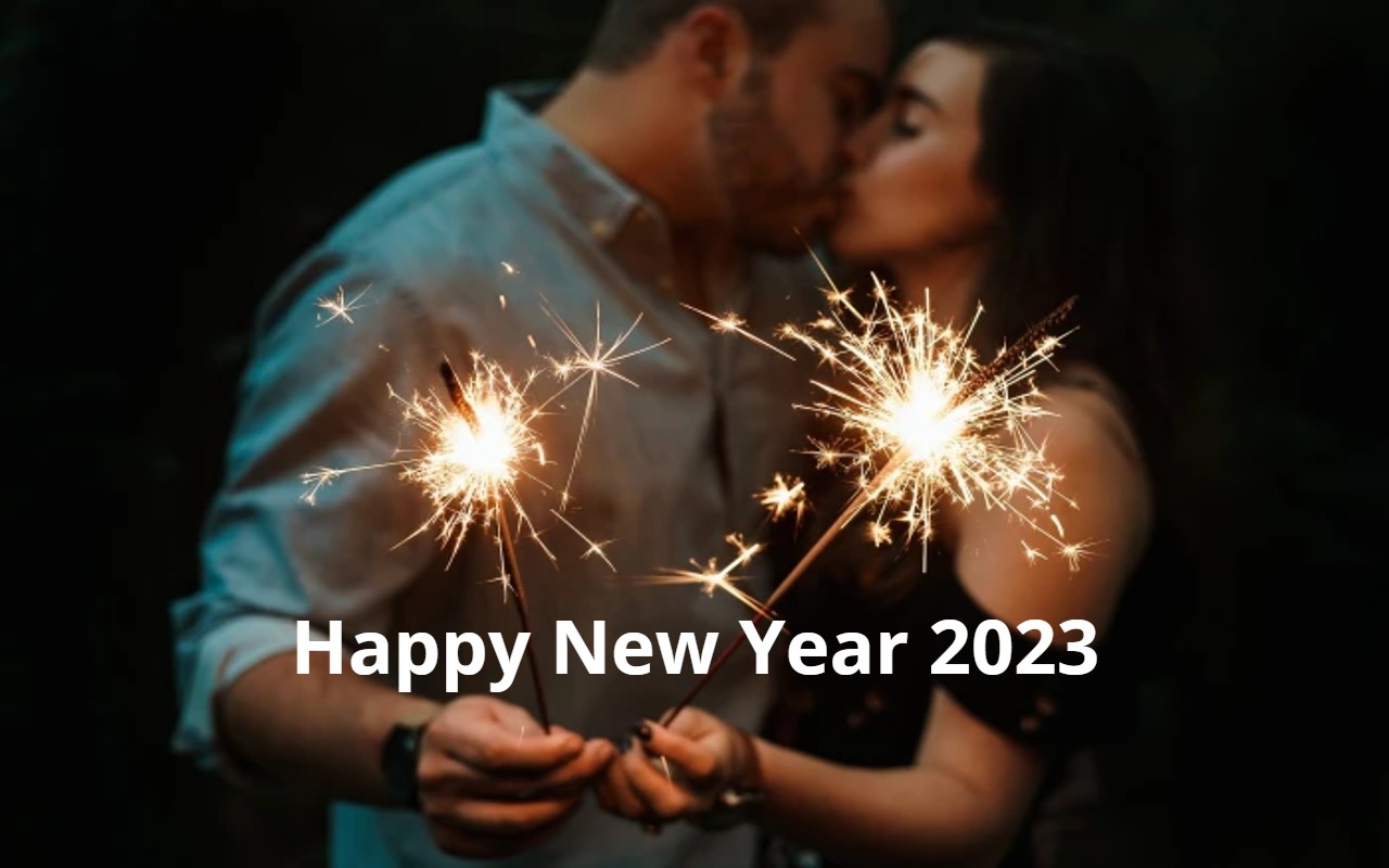 Happy New Year 2023 Wishes : Facebook और WhatsApp के लिए ये हैं आकर्षक स्टेटस, यहां से करें शेयर