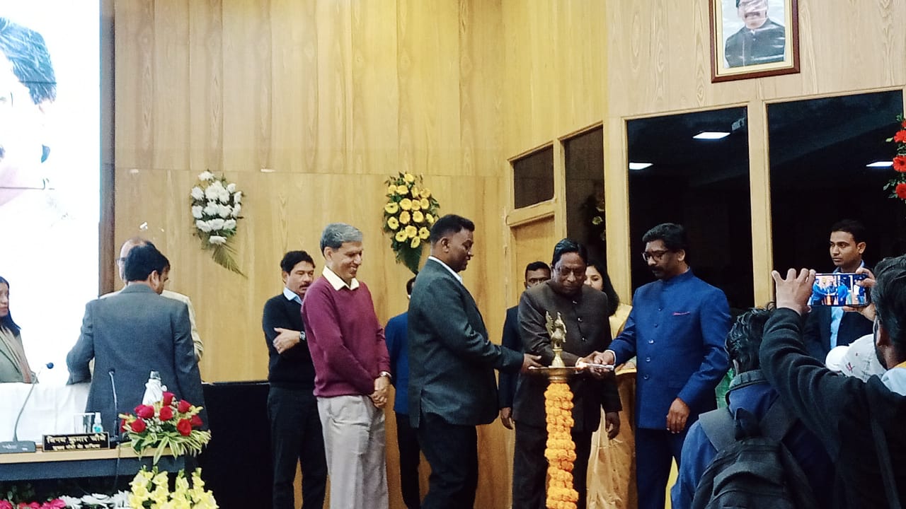 Jharkhand Breaking News LIVE: बोरियो थाना के ASI पर अपराधियों ने चलायी गोली, बाल-बाल बचे 
