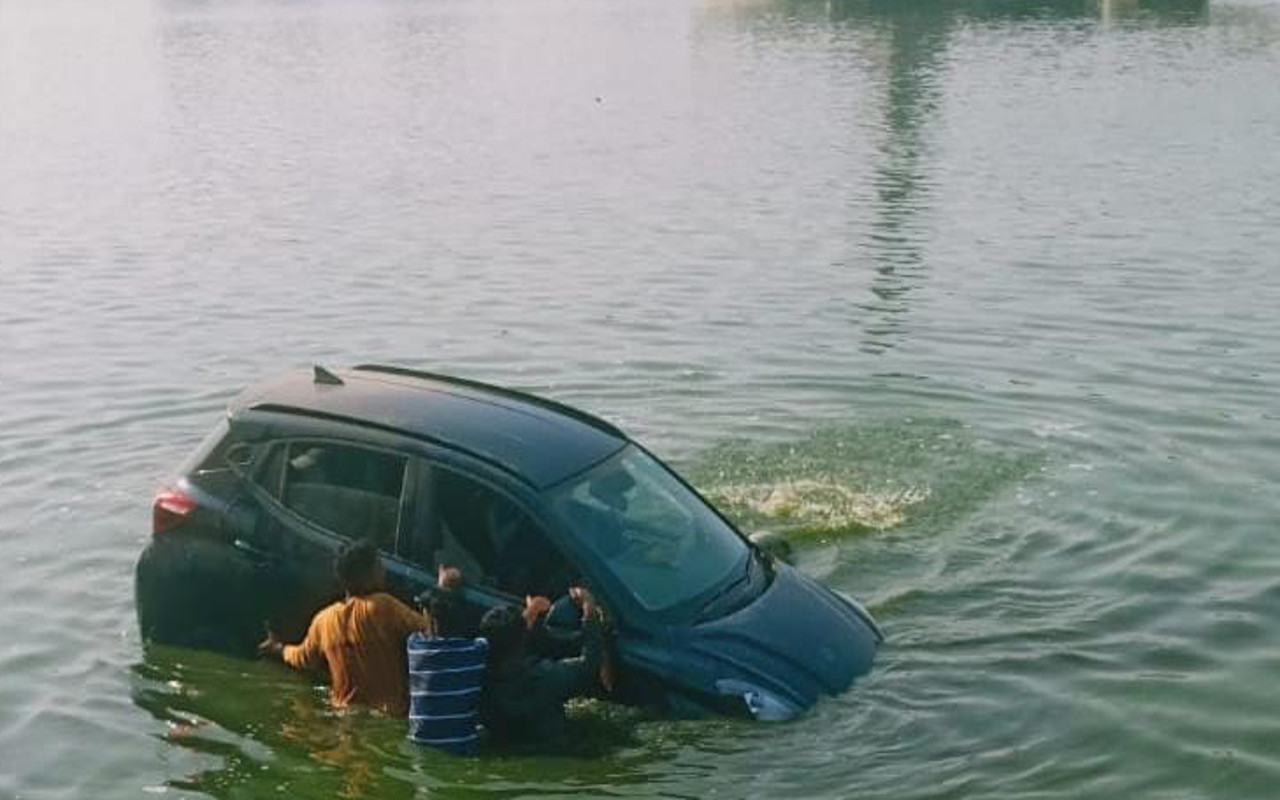 Jharkhand Breaking News: हजारीबाग के बड़कागांव कस्तूरबा गांधी गर्ल्स स्कूल में पढ़ाई फिर से शुरू
